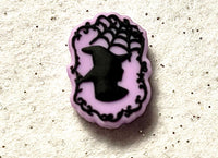 (1) Purple Witch w/Cobweb Focal Bead