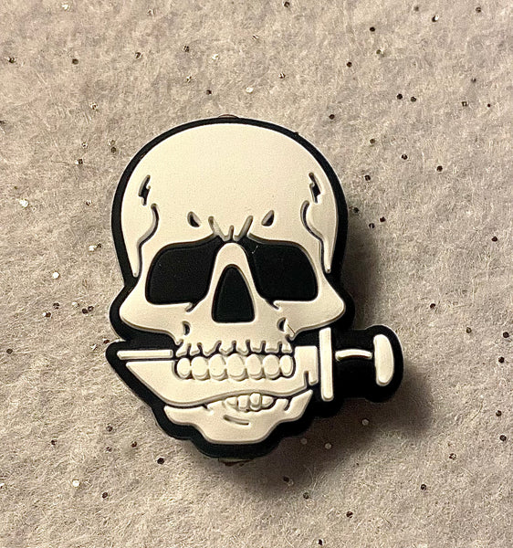 (1) Skull Head with Knife in Mouth Focal Bead