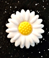 (1) White Small Flower Focal Bead