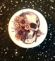 (1) Round Skull with Flowers Focal Bead