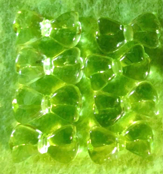 (8) Green Clear Bow Beads