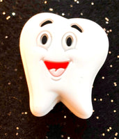 (1) Smiling Tooth Focal Bead