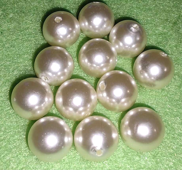 (12) Shiny Pearl White 12mm Beads