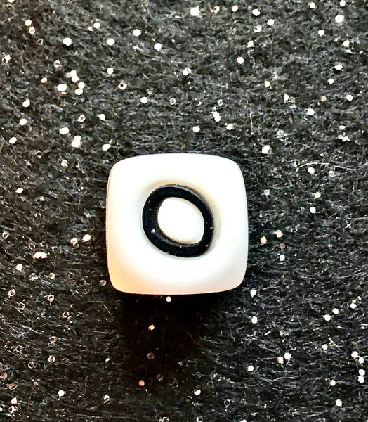 (1) Letter O Silicone Bead