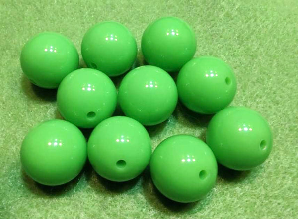 (10) 18mm Light Green Beads